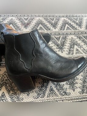 Frye Jackie Gore Smokey Black Leather Ankle Boots - Classic Chelsea Heel